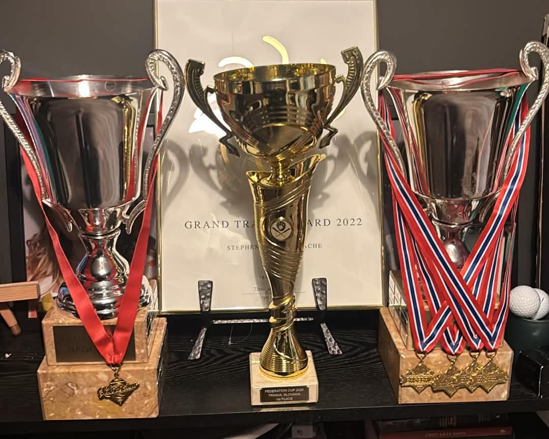 Pokalene fra Federation Cup, NM og Eliteserien 2026 side om side